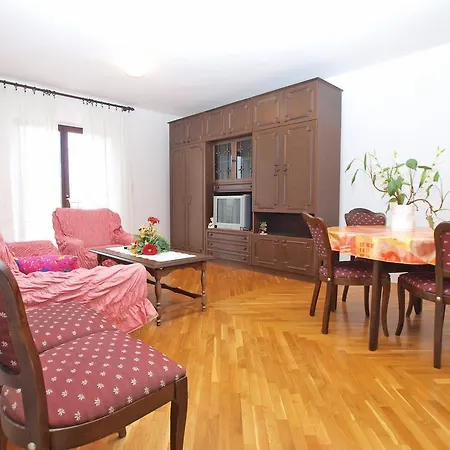 Dusanka 1300 Apartament