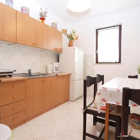 Apartament Dusanka 1300 Fažana